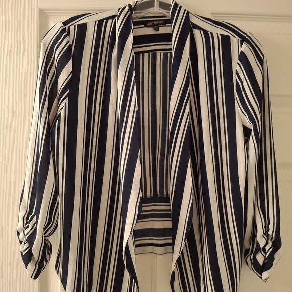 Black&white button-down blouse  - Eden & Olivia- size Small - Picture 3 of 5